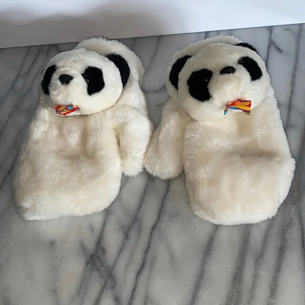 NWOT- Kid’s Panda Mittens, L